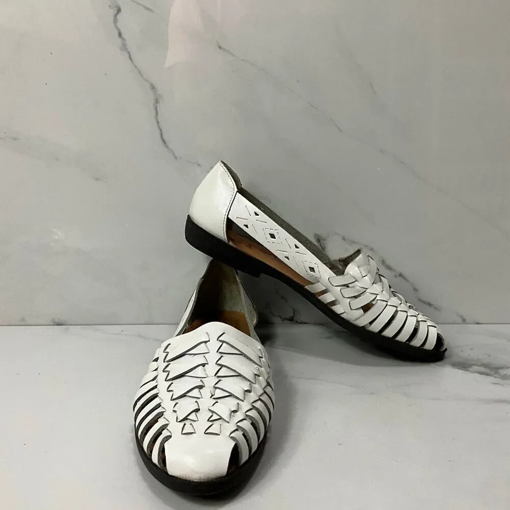 VINTAGE 80’s ROMANO Woven White Leather Sandals Flats